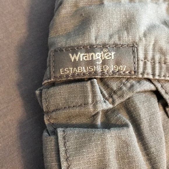 Wrangler shorts - Picture 2 of 2